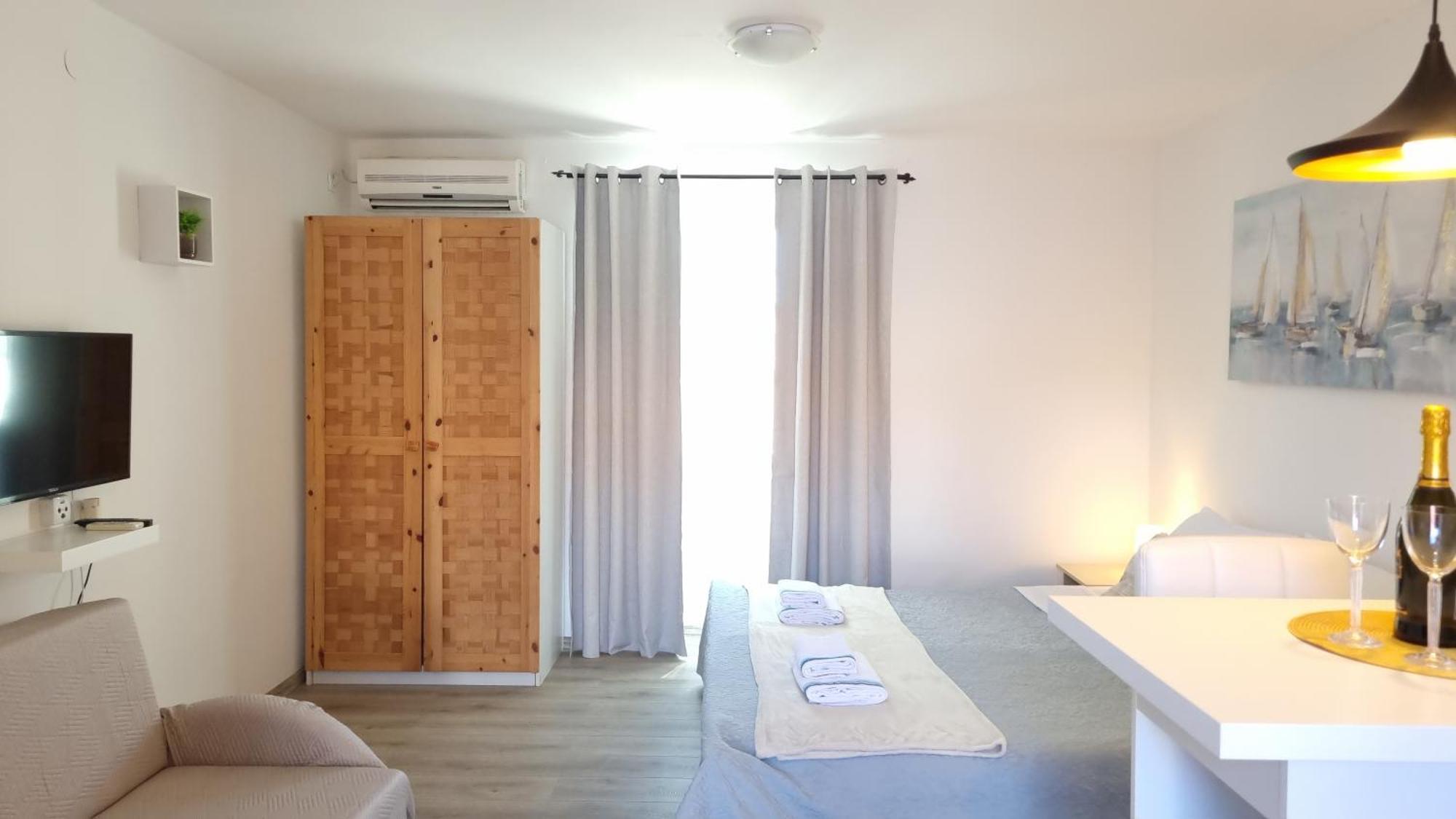 Apartments Skoljka Jezera Ngoại thất bức ảnh
